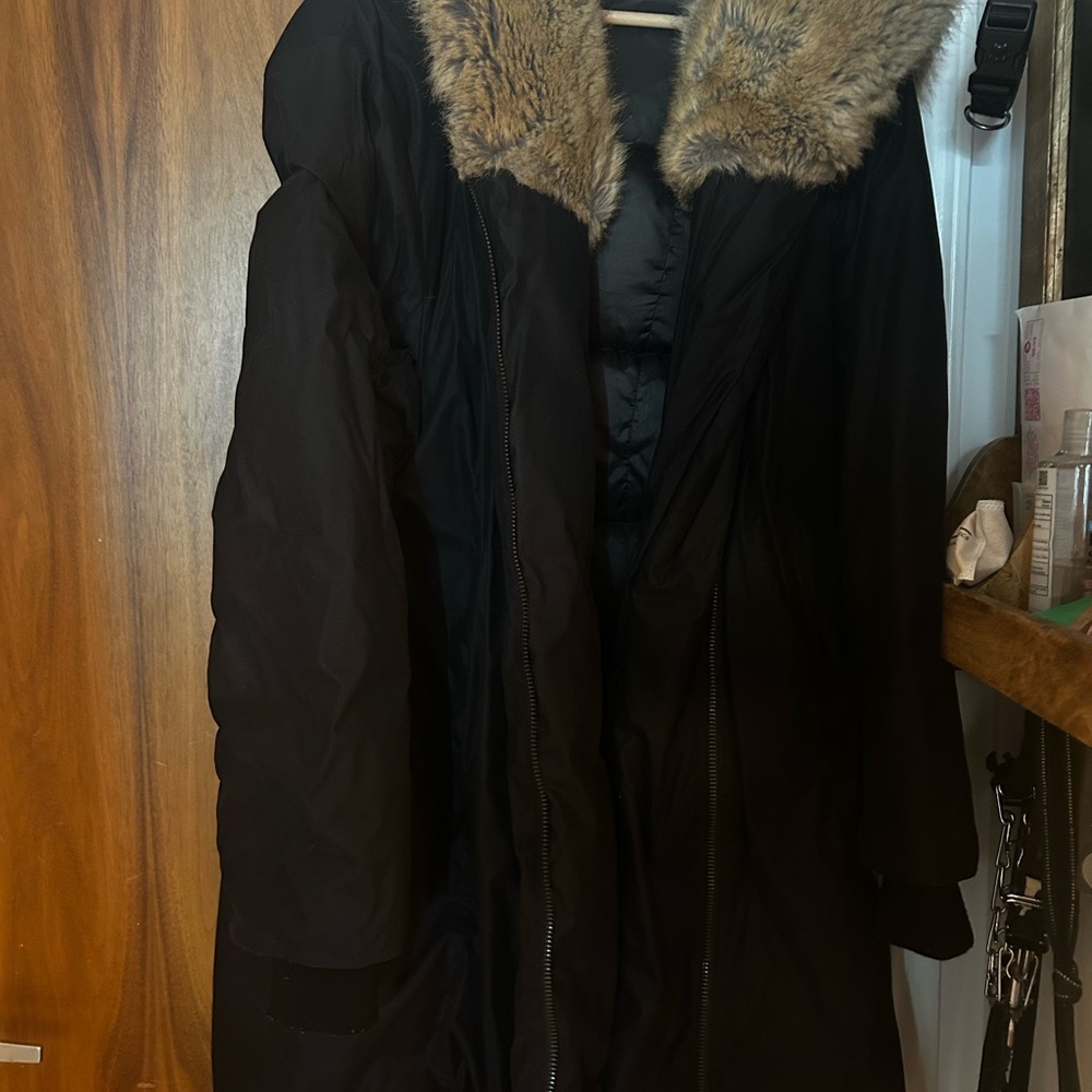 Aritzia Black Puffer Coat with Faux Fur Trim - Picture 8 of 8